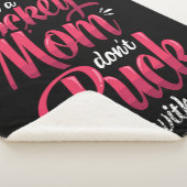 22.Im A Hockey Mom Dont Puck With Me シェルパブランケット (3/4)