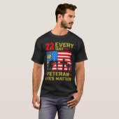 22 Veterans A Day Veteran Suicide Prevention Aware Tシャツ (正面フル)
