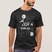 23番目の誕生日の平方根数学23歳の日 Tシャツ (正面)