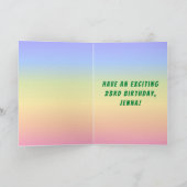 23番目の誕生日—おもしろいケーキとキャンドル、名前をカスタムする付き カード (内部)