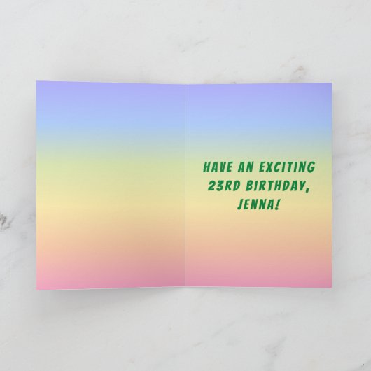 23番目の誕生日—おもしろいケーキとキャンドル、名前をカスタムする付き カード (内部)