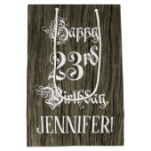 23番目の誕生日: ファンシー, フェイク Wood Look +名前をカスタムする ミディアムペーパーバッグ (裏面)