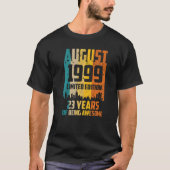 23rd Birthday 23 Years Awesome Since August 1999 V Tシャツ (正面)