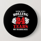 24おもしろい周年記念結婚したカップル24年 缶バッジ (正面)