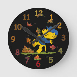 24時間体制の紅葉の中で ラウンド壁時計