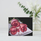 2466 – 赤いバラとリングや輪付きプラッタ 招待状 (スタンド正面)