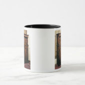 24: ホールの食器棚、カシ、c.1600 マグカップ (中央)