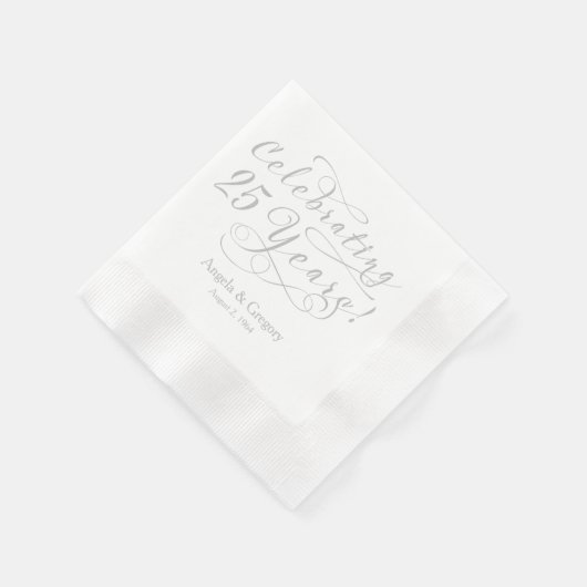 25パーソナライズされた周年銀結婚白銀 縁ありカクテルナプキン (角)