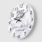 25周年結婚記念日のシルバーマーブル ラージ壁時計 (傾斜)