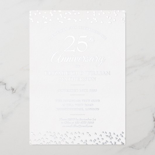 25周年結婚記念日のハート型コンフェッティ シルバー 箔招待状 (正面)