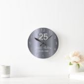 25周年結婚記念日の銀の名前 ラウンド壁時計 (ホーム)