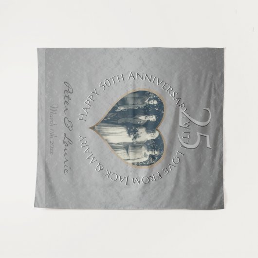 25周年結婚記念日の銀色のフォトハート タペストリー (正面(横))