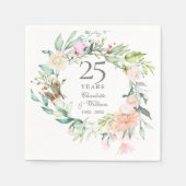 25周年記念のシルバーの結婚式のバラの花環 スタンダードカクテルナプキン (正面)