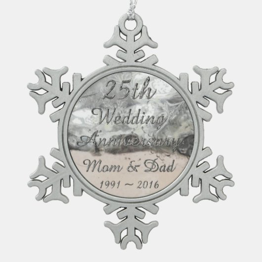 25周年記念シ結婚ックシルバータイポグラフィ スノーフレークピューターオーナメント (正面)