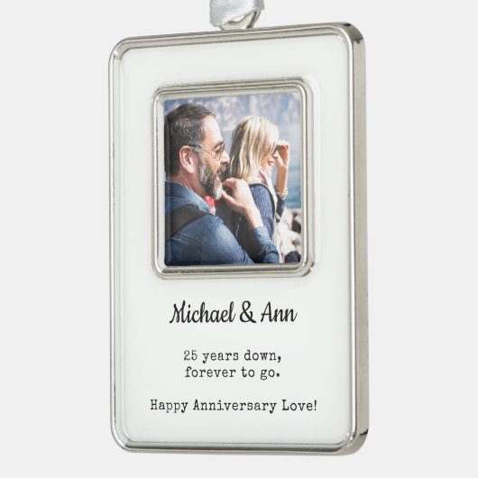 25周年記念写真記念 |休日のカップル シルバープレートフレームオーナメント (左)