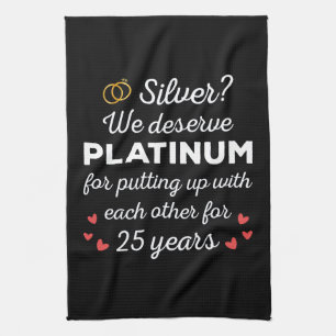 25周年記念結婚I – シルバーおもしろいカップル キッチンタオル
