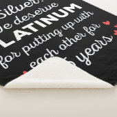 25周年記念結婚I – シルバーおもしろいカップル シェルパブランケット (3/4)