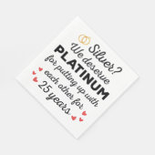 25周年記念結婚I – シルバーおもしろいカップル スタンダードランチョンナプキン (角)