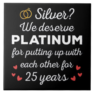 25周年記念結婚I – シルバーおもしろいカップル タイル