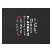 25周年記念結婚I – シルバーおもしろいカップル テーブルクロス (正面(横))