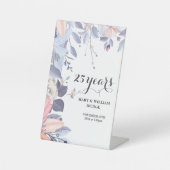 「25年の永遠の思い出の記念日」 台座サイン (正面)