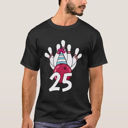 25誕生日ボーリングテーマボウリングをする人、 クリケットの投手25th BdayパーティーC Tシャツ (正面)