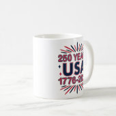 250年 アメリカ | 1776–2026 半クインセンテニアル コーヒーマグカップ (正面右)