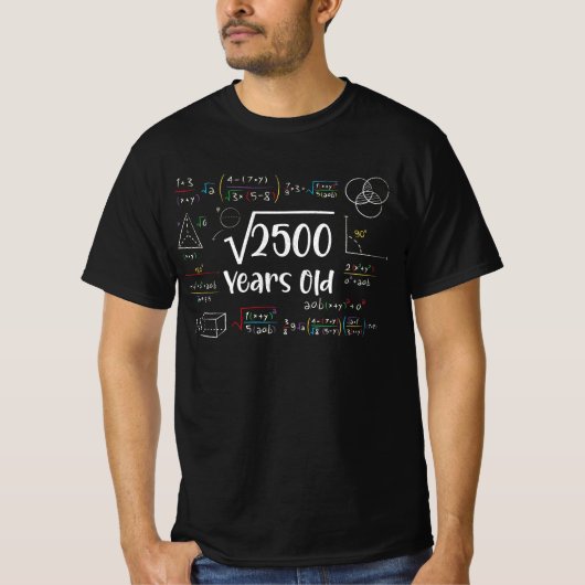 2500 50th誕生日50年古いギフトの平方根 tシャツ (正面)