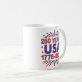 250 Years USA | 1776–2026 Semiquincentennial コーヒーマグカップ (正面右)
