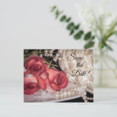 2586 – 白と赤のバラ、リングや輪、花束、真珠 ポストカード (スタンド正面)