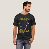 25 私のそばで起きる朝はダックスフントと共に Tシャツ (正面フル)
