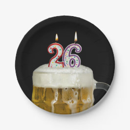 26歳の誕生日ケーキのろうそくが乗ったビール ペーパープレート
