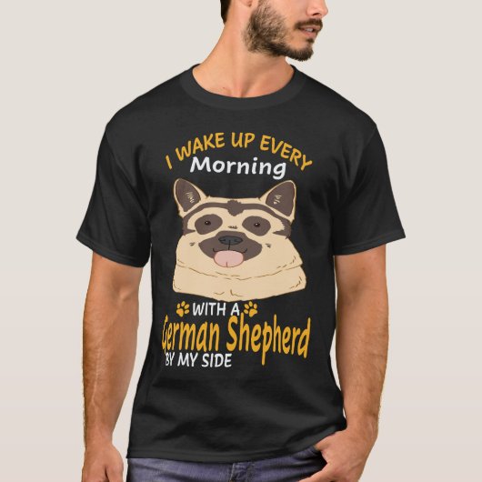 26 朝になるとジャーマンシェパードがいます Tシャツ (正面)