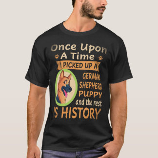26 私はかつてジャーマンシェパードを拾いました Tシャツ