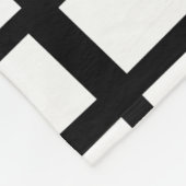 270215不規則な長方形 – 黒の上に白 フリースブランケット (角)