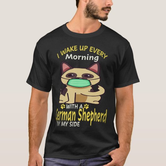 27 朝になるとジャーマンシェパードがいます  Tシャツ (正面)