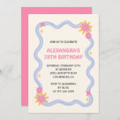 28歳の誕生日の招待レトロGroovyピンクの花 招待状 (正面/裏面)