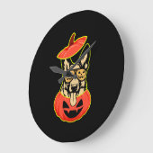 28 German Shepherd In Scary Pumpkin Shirt Funny Cu ラージ壁時計 (傾斜)