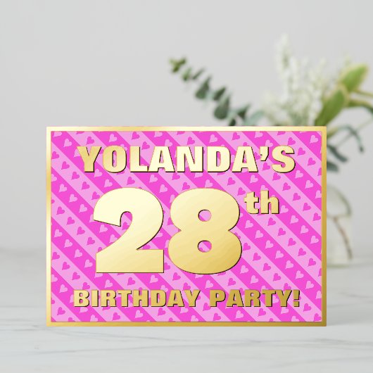 28th Birthday Party —おもしろいピンクのハートとストライプ 箔招待状 (立ち正面)