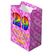 29誕生日:おもしろいピンクのハートストライプ; Rainbow 29 ミディアムペーパーバッグ (正面アングル)
