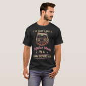 29 私は普通のお母さんじゃない ドイツ牧羊犬ママ Tシャツ (正面フル)