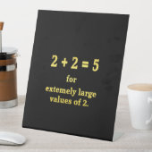 2 + 2 = 5数学のおもしろいジョーク 台座サイン (インサイチュ)