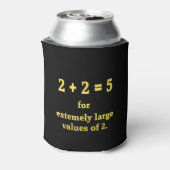 2 + 2 = 5 面白い数学ジョーク 缶クーラー (缶裏面)