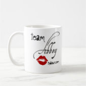 2.5秒の肉食性にかわいい! チーム大修道院のマグ コーヒーマグカップ (左)