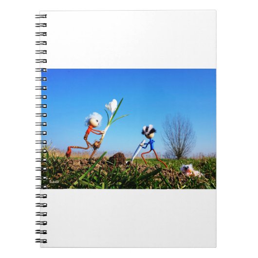 2 Fubby's die een bol krokus planten. ノートブック (正面)