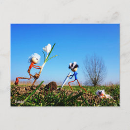 2 Fubby's die een bol krokus planten. ポストカード