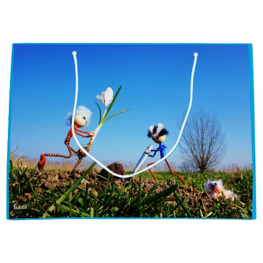 2 Fubby's die een bol krokus planten. ラージペーパーバッグ (正面)