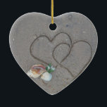 2 Hearts  in the sand with shells セラミックオーナメント<br><div class="desc">2 Hearts  in the sand with shells  great for beach lovers  shell lovers and beach weddings add your own text for a one of a kind gift</div>