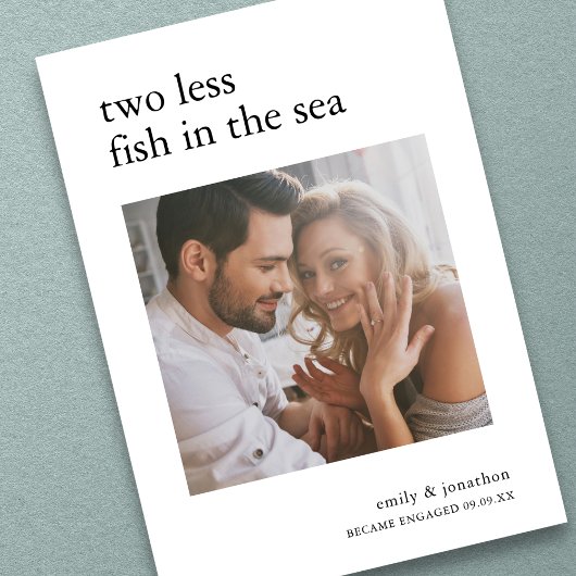 2 less fish in sea写真婚約発表 案内状