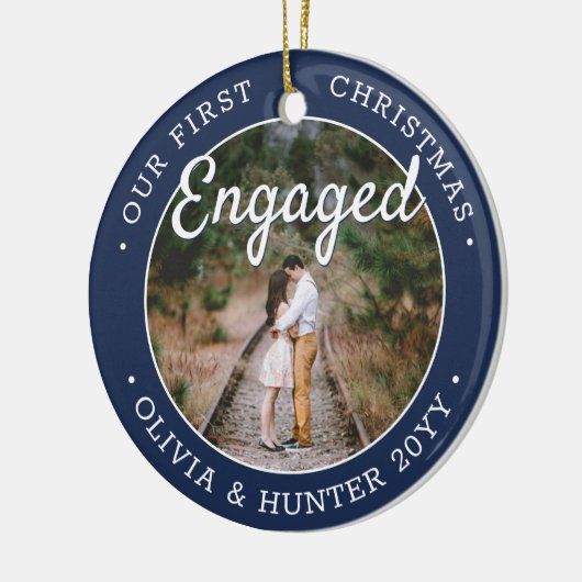 2 Photo私たちの初めてのクリスマス婚約したネイビーとホワイト セラミックオーナメント (左)